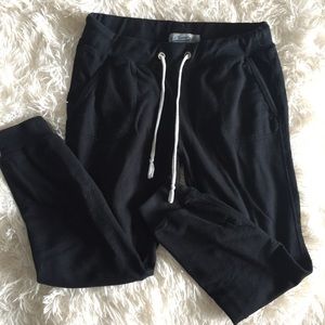 Black joggers / sweatpants